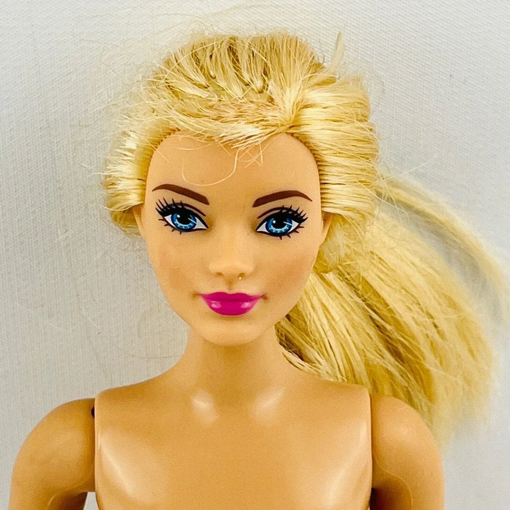Barbie Curvy Doll Blonde Hair Blue‎ Eyes J35HF Light Complexion Nude